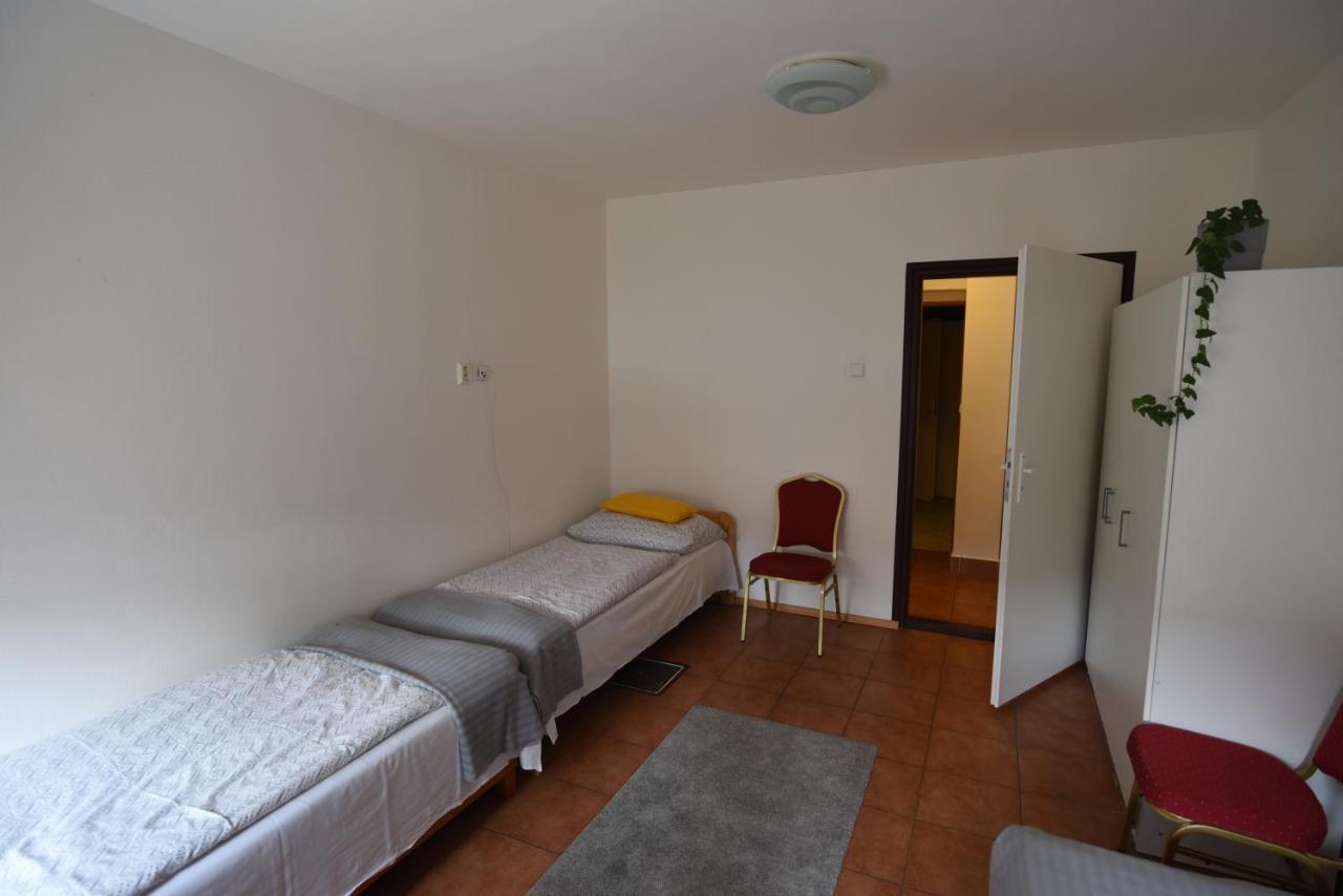 Hotel Taxis Pozsony Kültér fotó